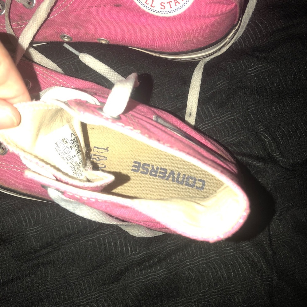 Pink Converse - Picture 5 of 6